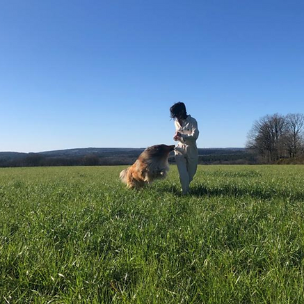 Pet sitter avec son chien