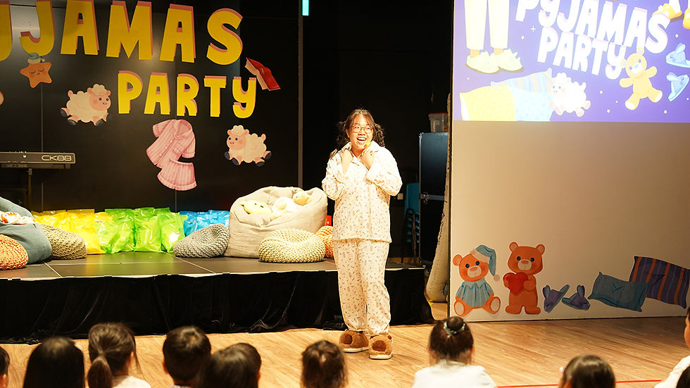 Mei Mei Clara welcomed the children in her PJs and warm smile 😃