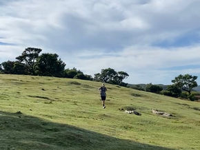 David -"Življenje je lepo, če ga živiš tako, da sprejmeš in dobre in slabe stvari. Življenje je lepo, ko ne bežiš stran in ko ne zakrivaš bolečine, skrbi z drogo.Temveč, ko se z vsem soočiš".