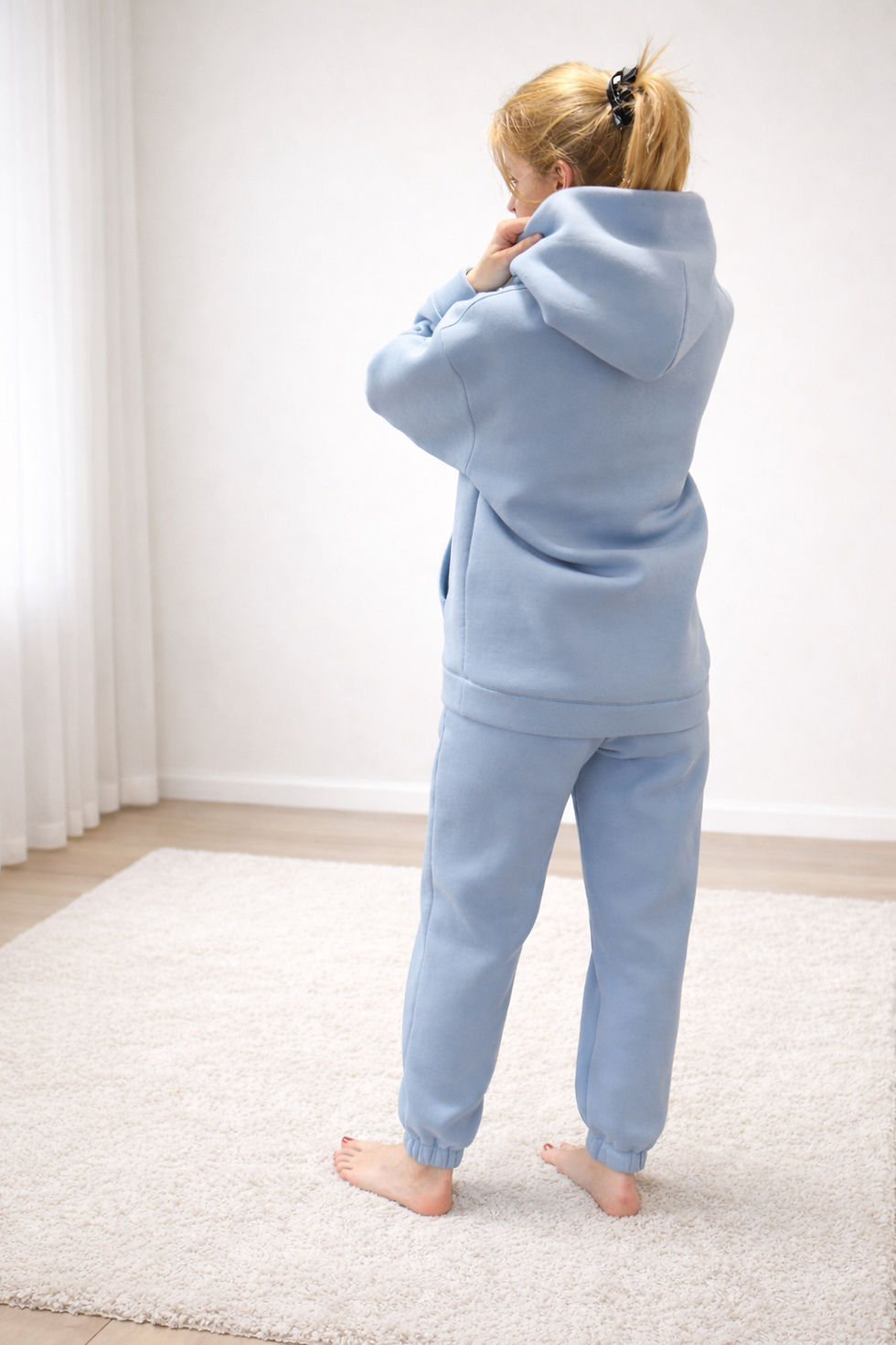 Sieviešu trikotāžas komplekts ar modernu oversize siluetu