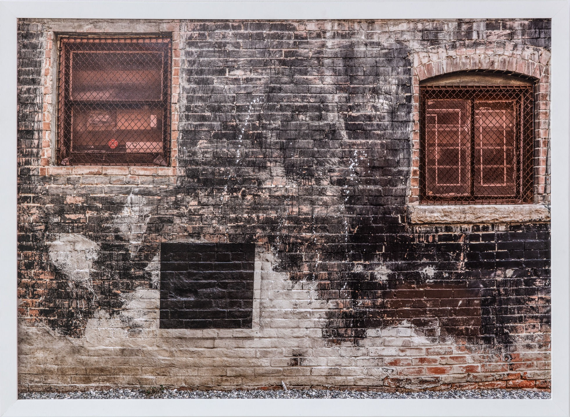 BUFF (black buff, gloss windows)