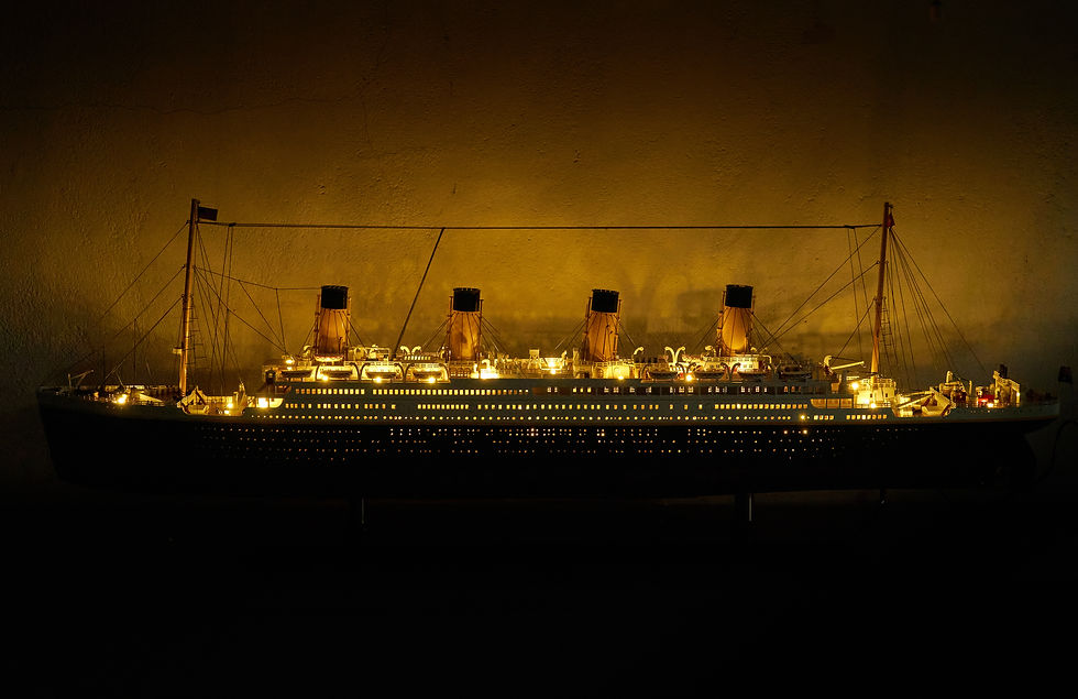 Thumbnail: Titanic Model Ship Night Edition