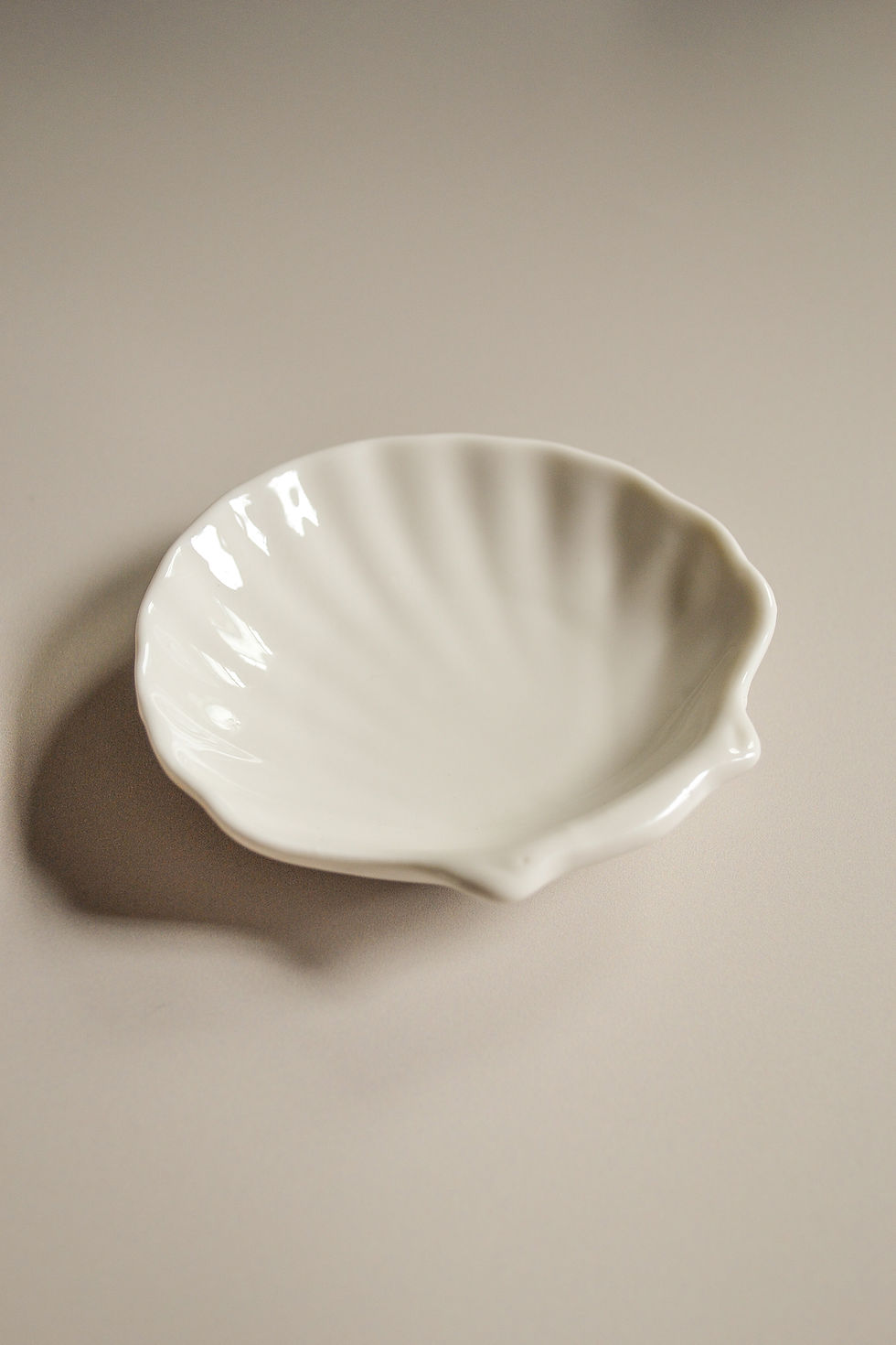 CERAMIC SEASHELL CLAM RING DISH TRAY
