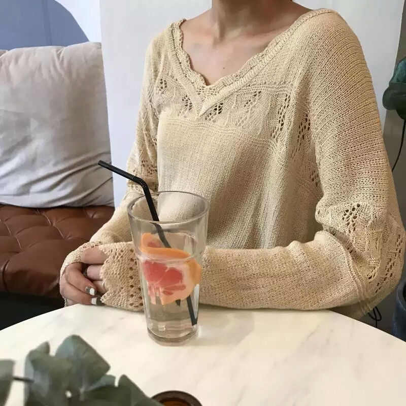 縮圖：V領喇叭袖衫