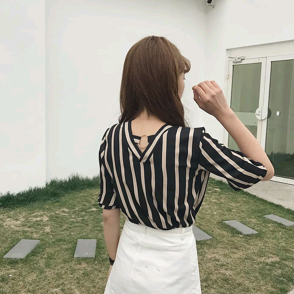 縮圖：直間V領襯衫
