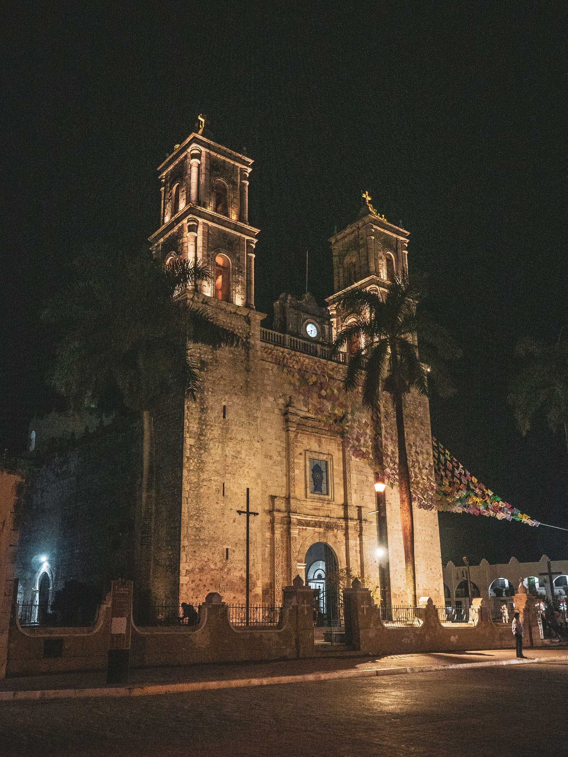 cathédrale de valladolid la nuit