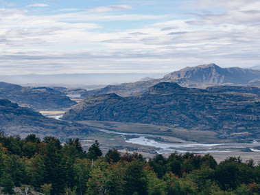 Vue sur Villa Cerro Castillo depuis la randonnée de la laguna cerro castillo au Chili