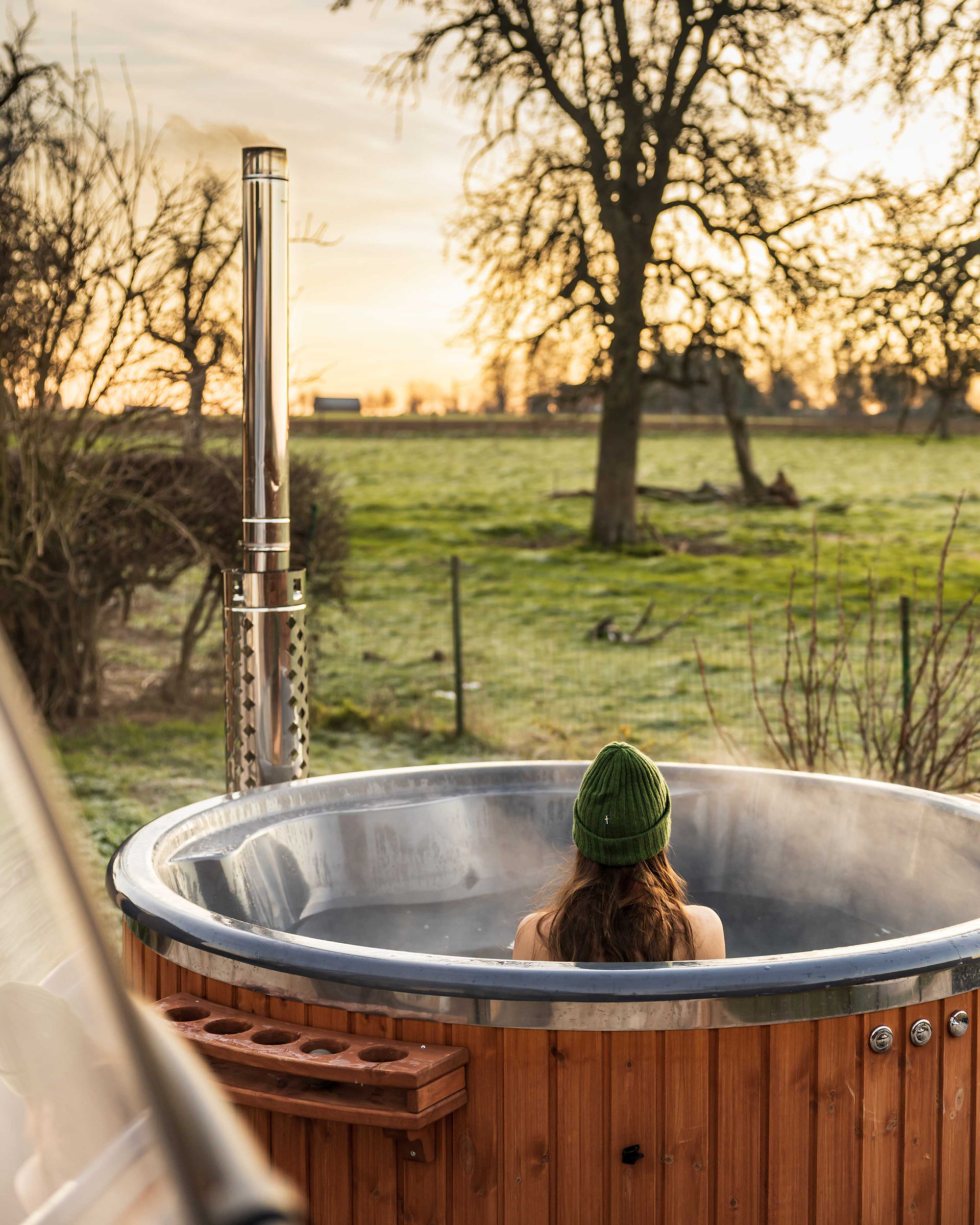 Femme dans le bain nordique de la Sphair aux merveilles