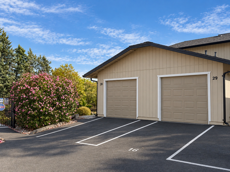 Oakwood Townhomes: 2 bed/1.5 bath Townhome with Garage & Hook-Up