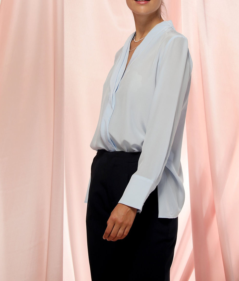 Thumbnail: Women's Pleated V-neck Long Sleeves Blouse