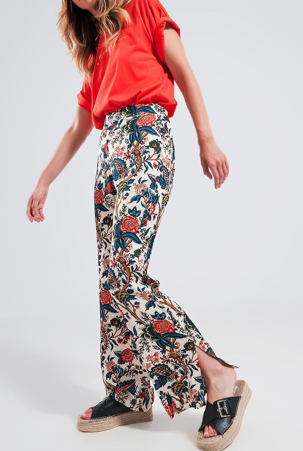 Thumbnail: Wide Leg Pants in Beige Paisley Floral