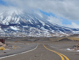 Ruta de los Seismiles: Catamarca asciende entre volcanes, nieve y silencio hasta el Paso de San Francisco