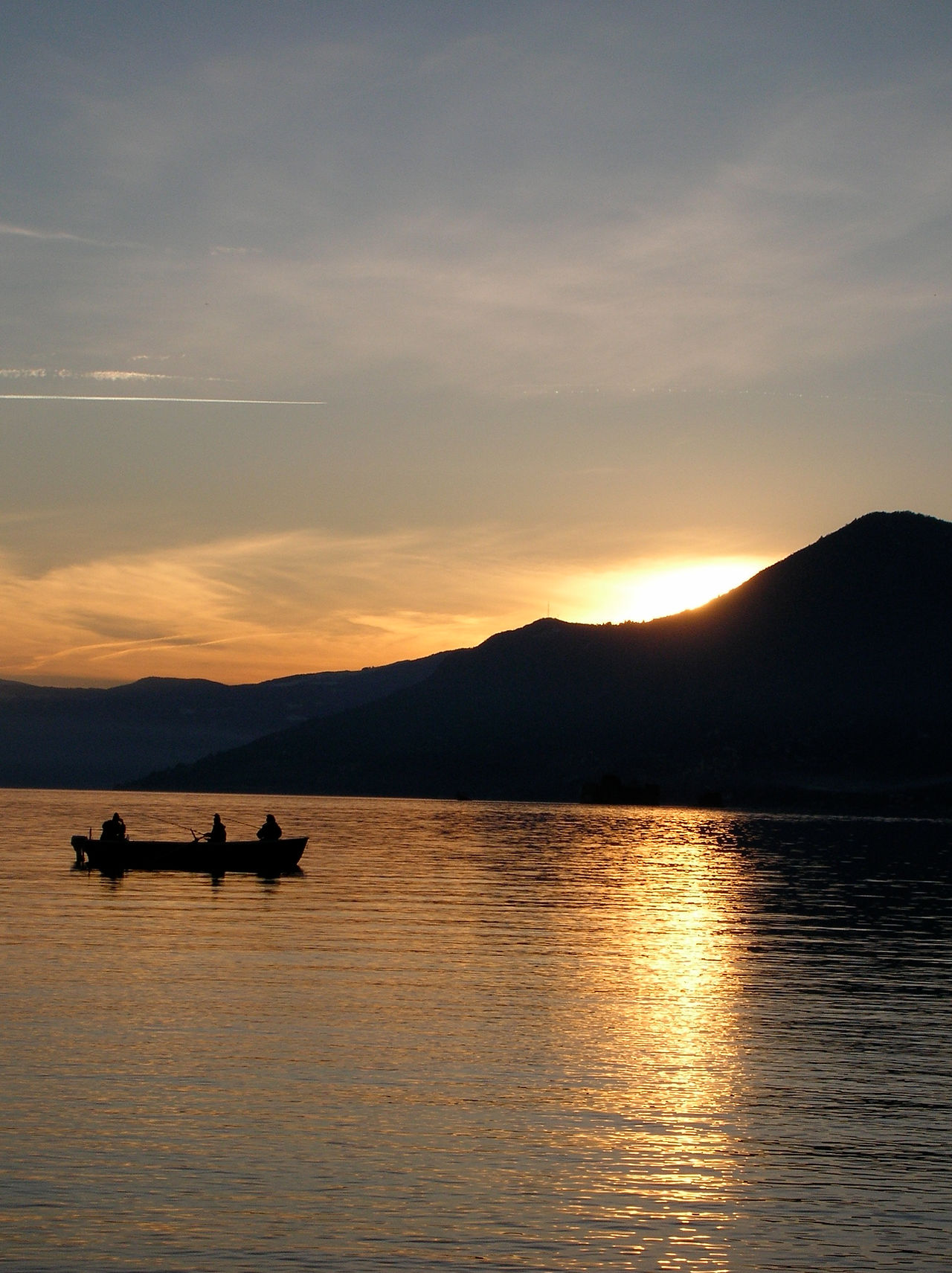 Lago al tramonto