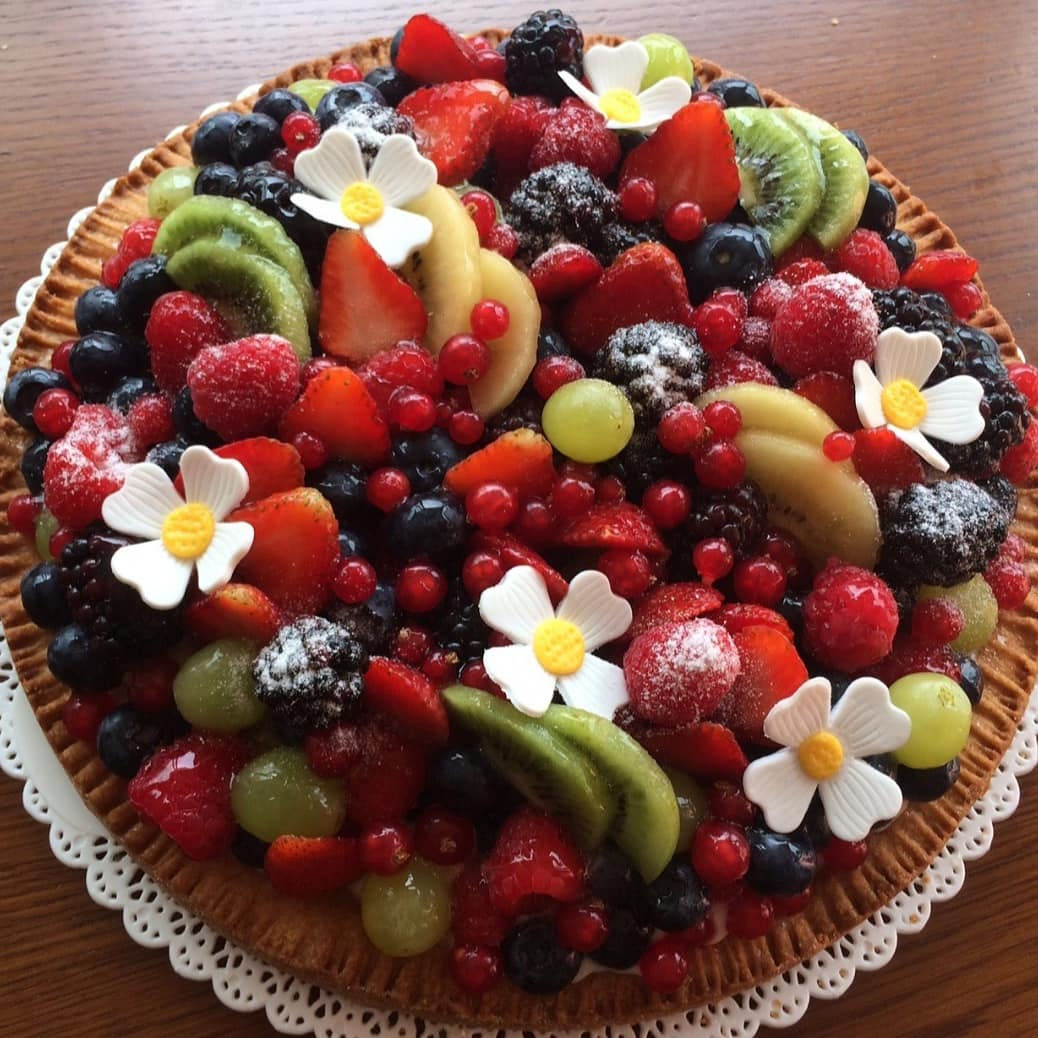 TORTE CON FRUTTA FRESCA E FRUTTI DI BOSCO