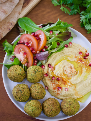 CRUNCHY HOMEMADE FALAFEL: EASY RECIPE FOR AIRFRYER, OVEN OR FRYING PAN