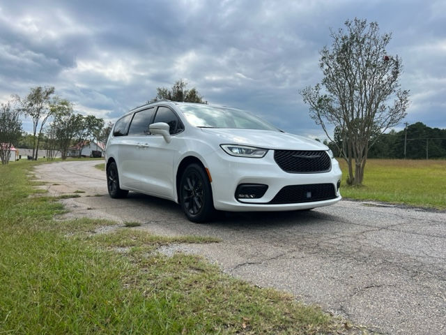8 Passenger Minivan w/DVD