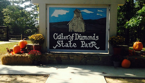 Attractions / Crater of Diamonds and Lake Greeson in Murfreesboro AR, are near Morning View Retreat