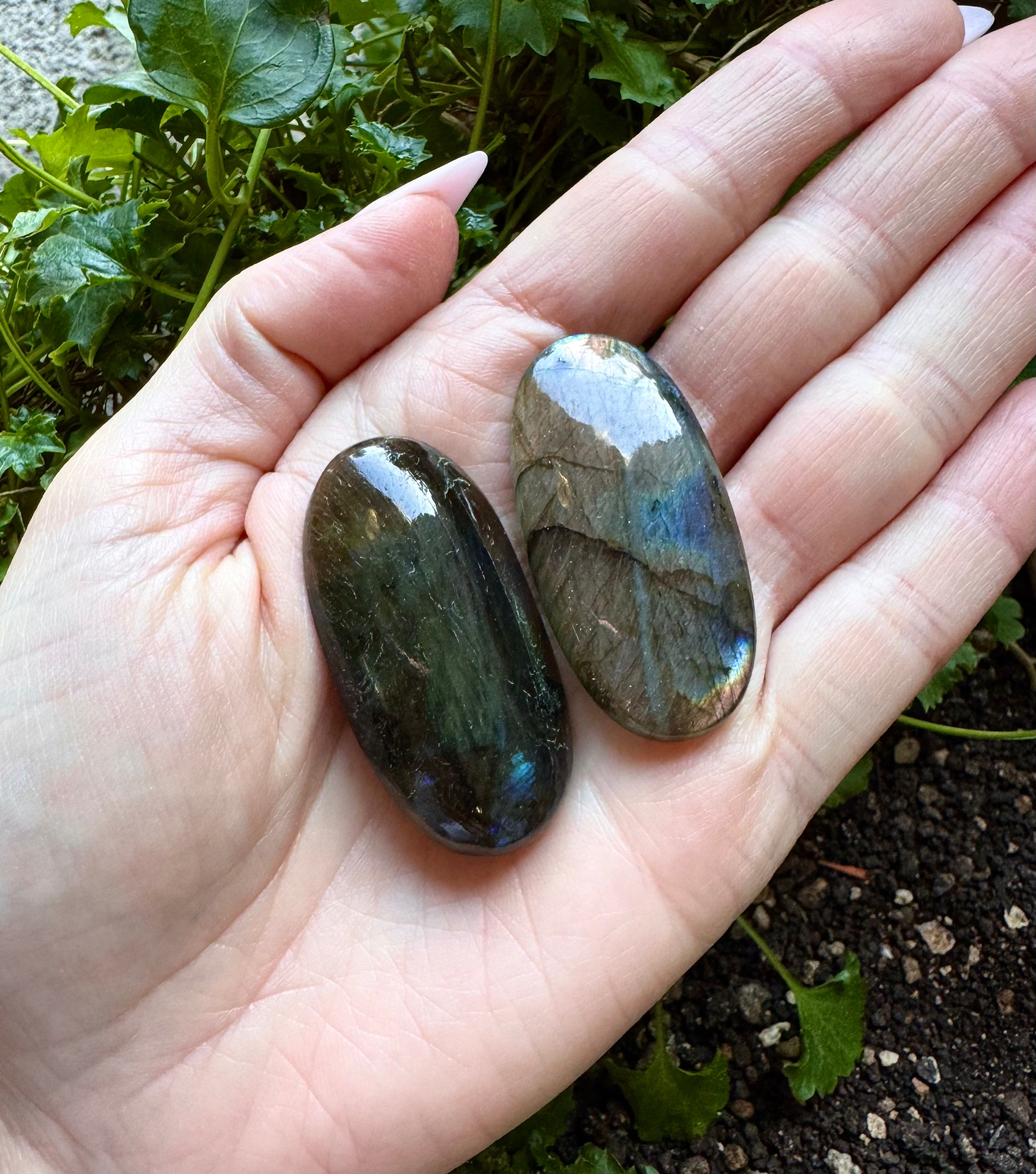CABOCHON LABRADORITE OVALE