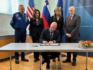Slovenia contracts with NASA to peaceful exploration with Artemis accords