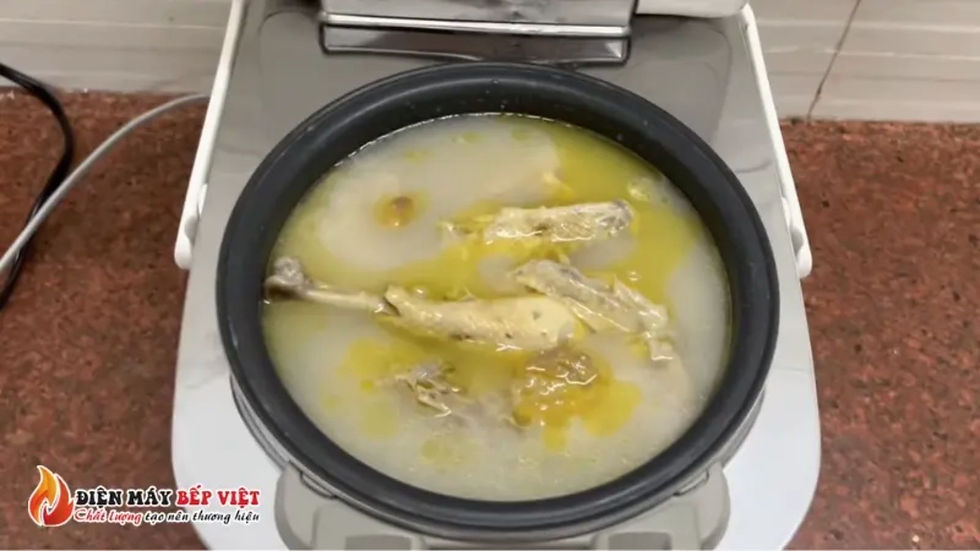Nấu cháo vịt bằng nồi cơm điện