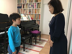 男の子のピアノレッスン.jpeg