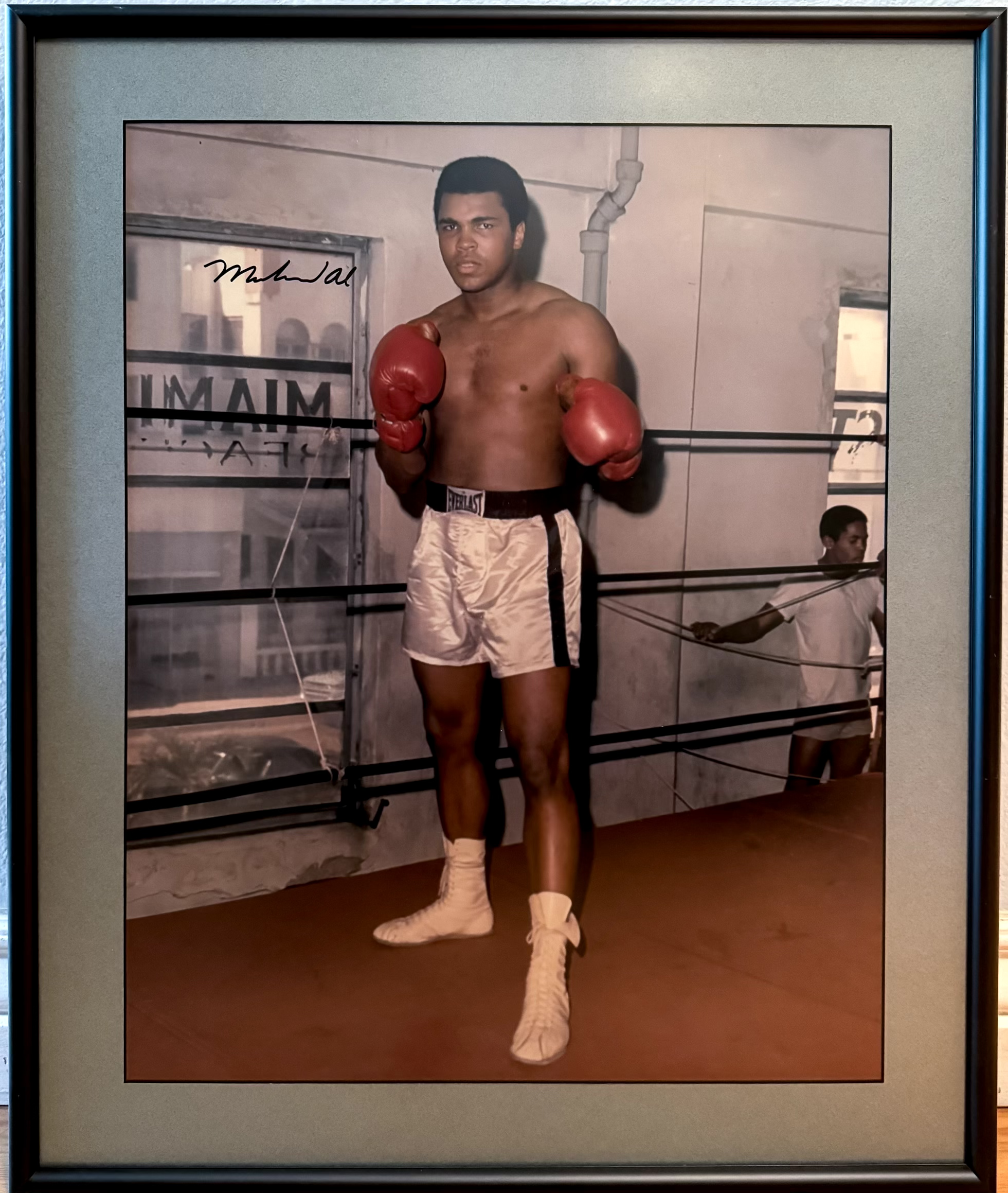 Muhammad Ali 16x20 Framed & Signed Photograph