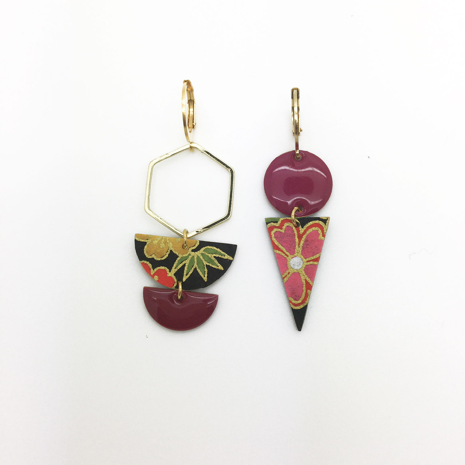 Boucles d'oreilles dépareillées