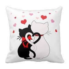 Cojín gatos enamorados