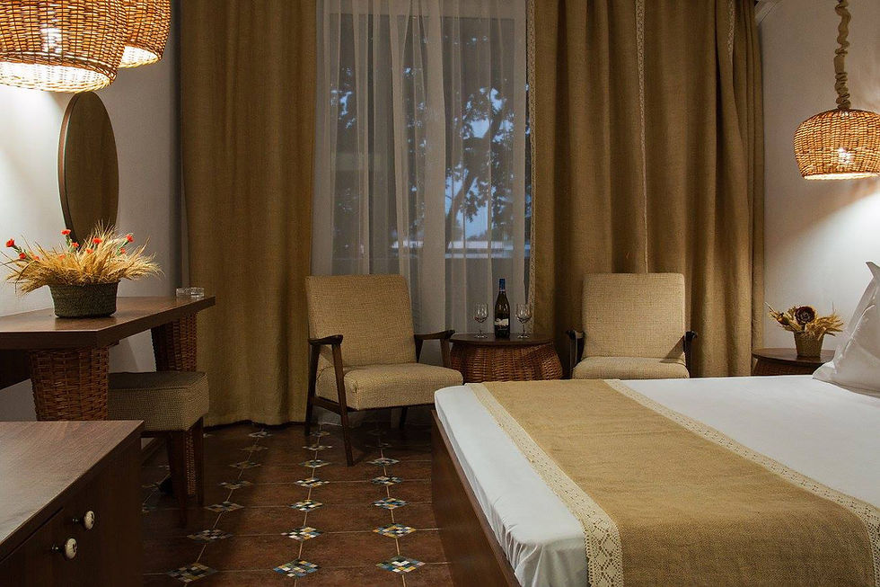 hotel 2D abajururi, masa, picioare de toaleta din rachita