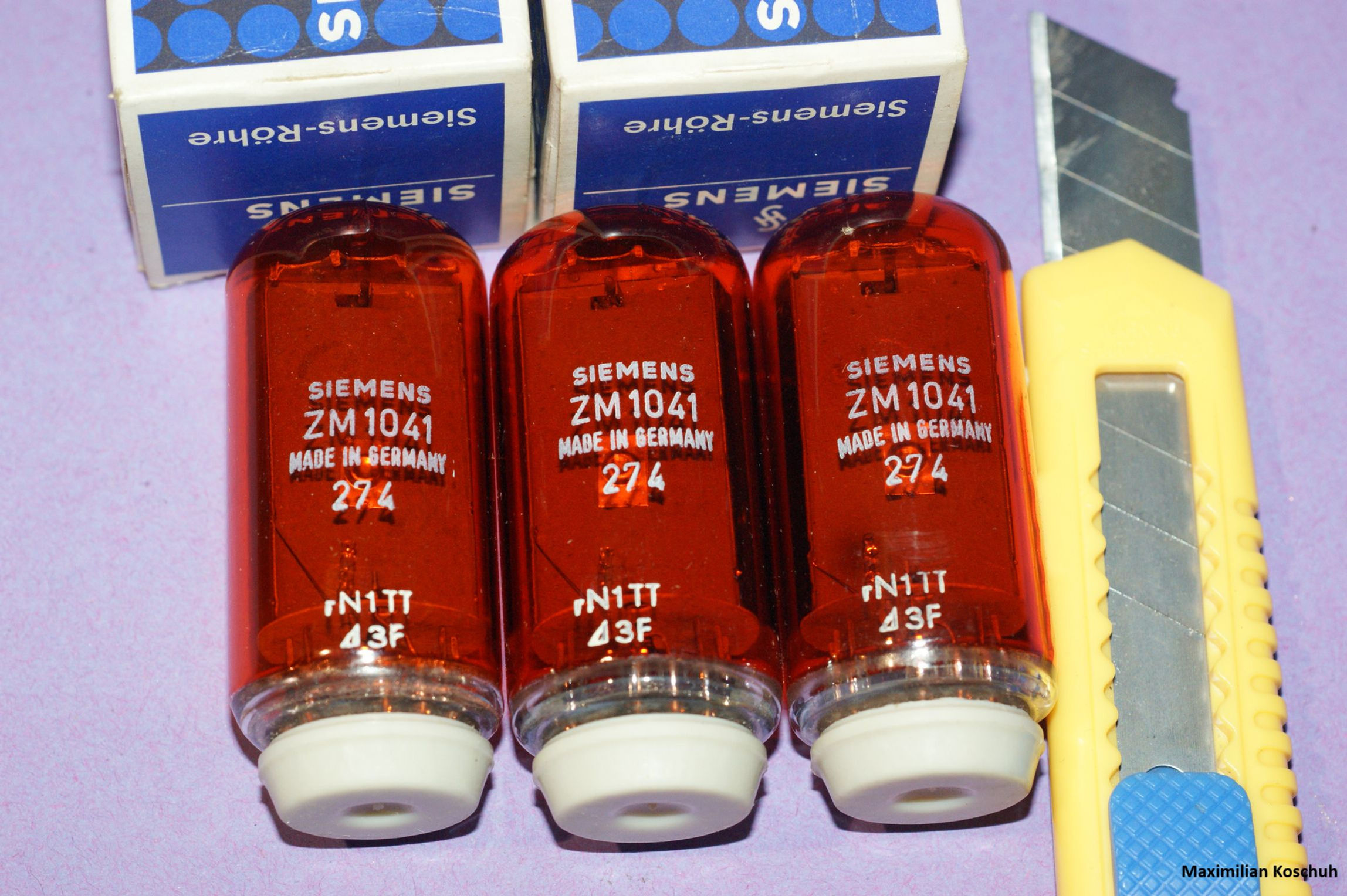 Siemens ZM1041 Nixie Tube Plus Minus Symbol Röhre Ziffernröhre Valvo