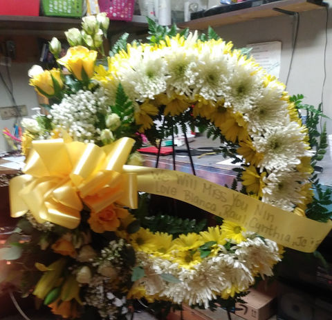 RW03 - DAISY WREATH