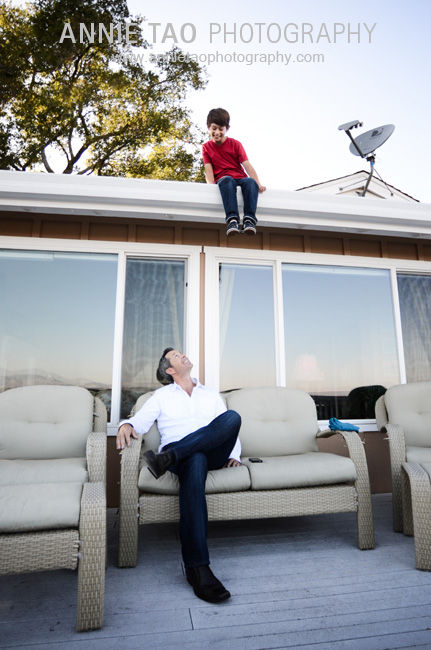 San-Francisco-Bay-Area-lifestyle-family-photography-father-looking-up-at-son-on-the-roof