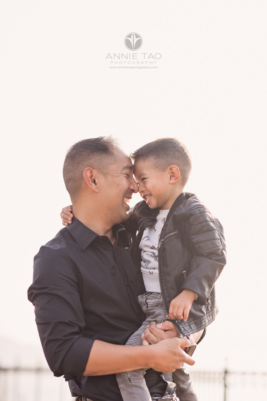 San-Francisco-lifestyle-family-photography-father-holding-son-with-touching-noses-2-HORIZ