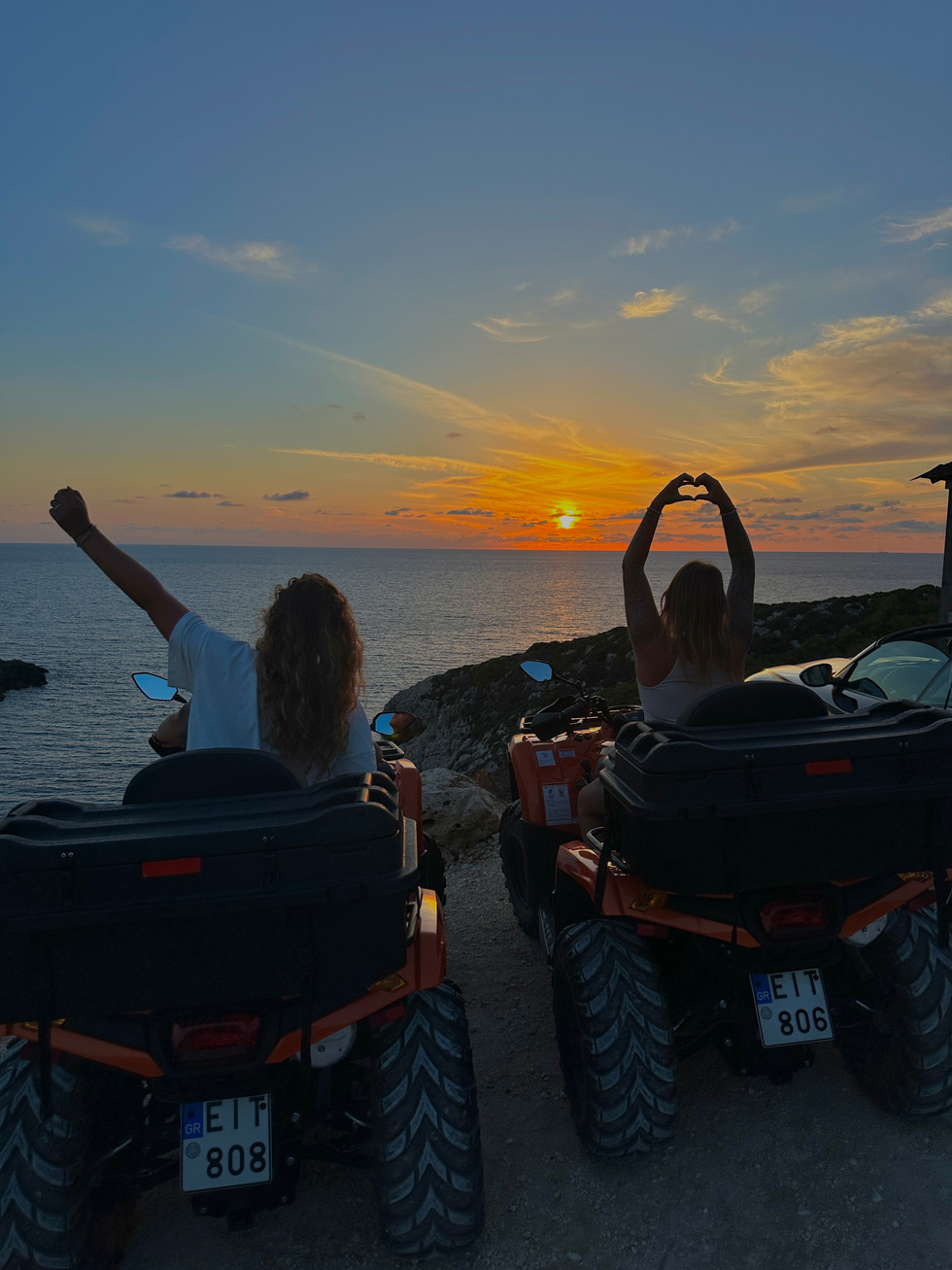 Sonnenuntergang auf einem Quad am Strand auf Zakynthos