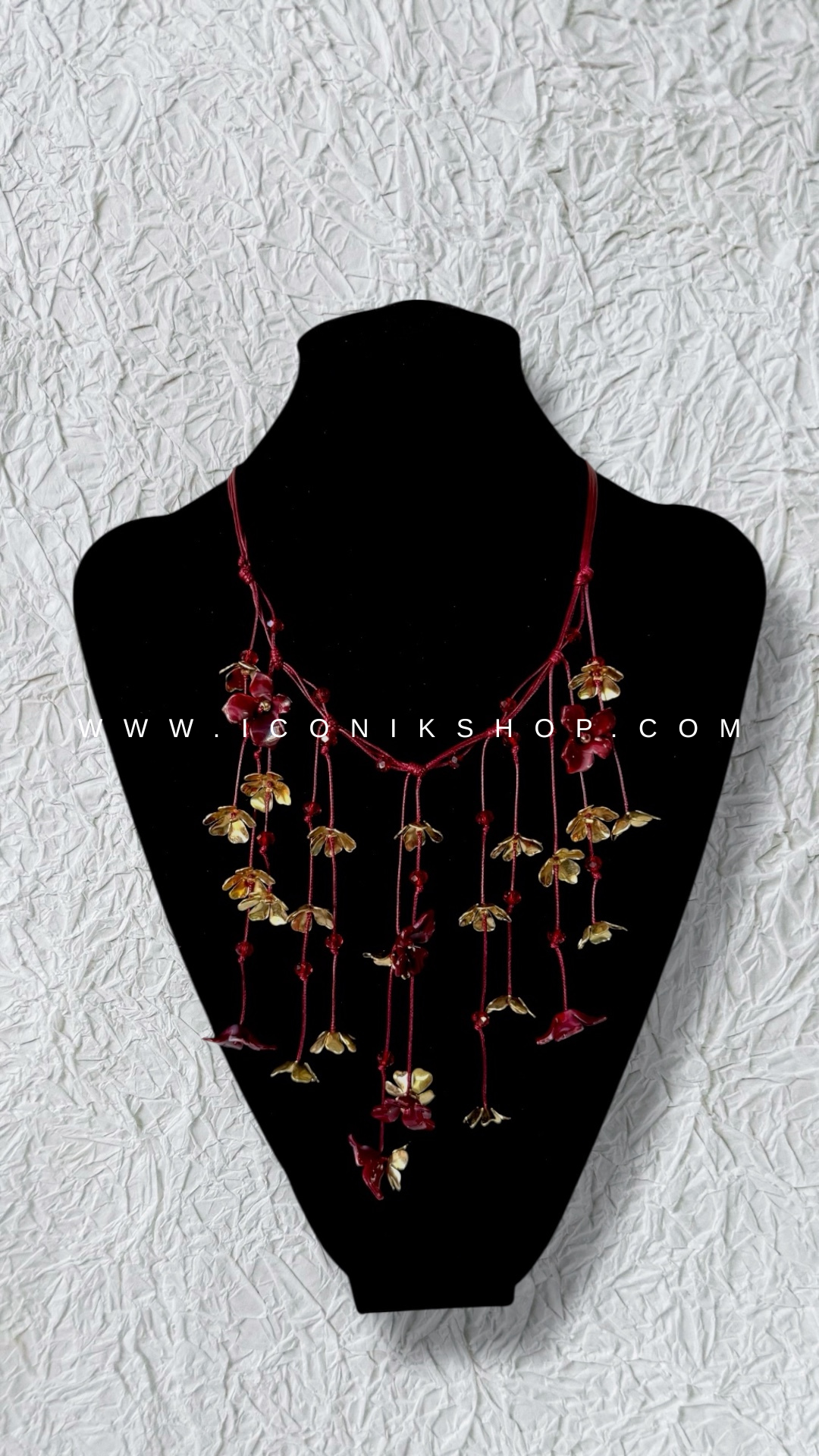 COLLAR FLORES DE METAL Y CAREY