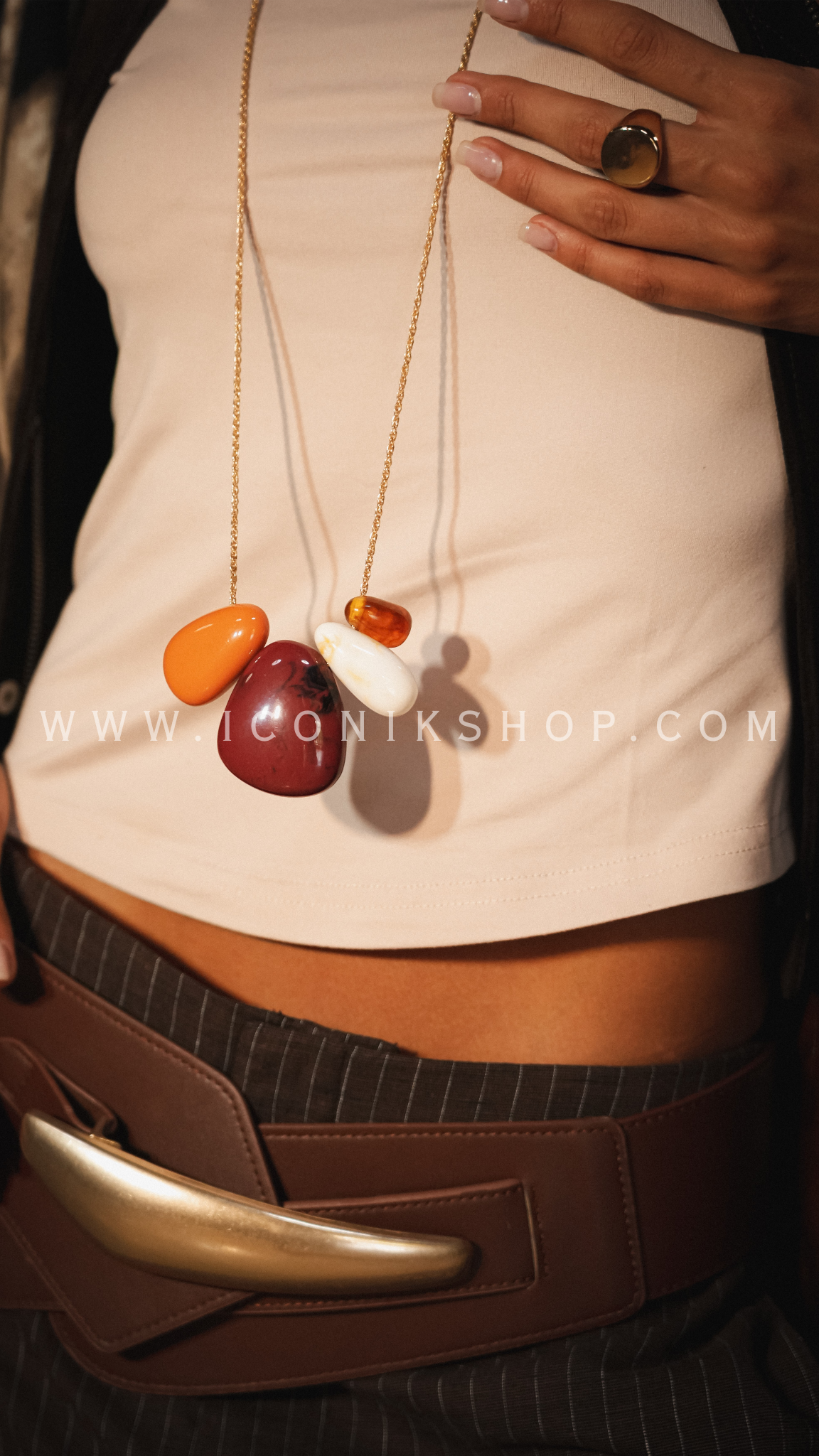 COLLAR MEDALLON