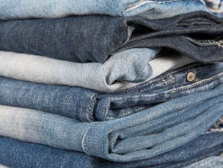 Glam Update : Luxury Fashion’s Secret Overstock Problem Is Finally Changing