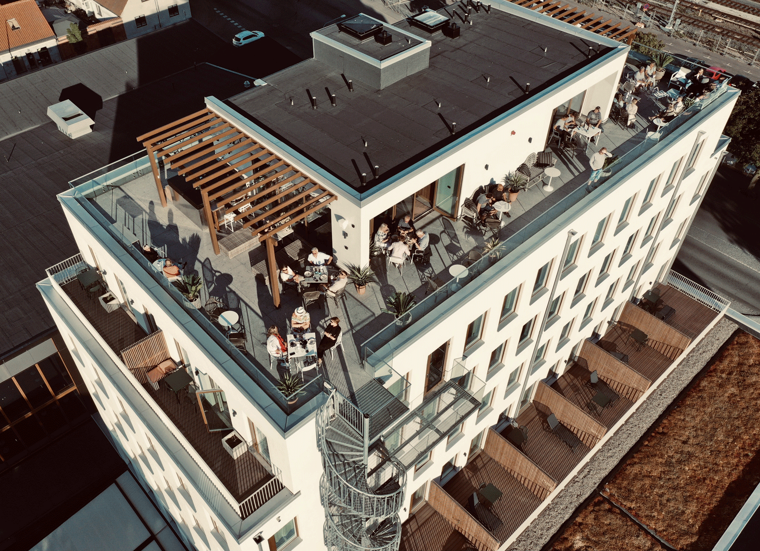 Fritiden_rooftop-ovan.gif
