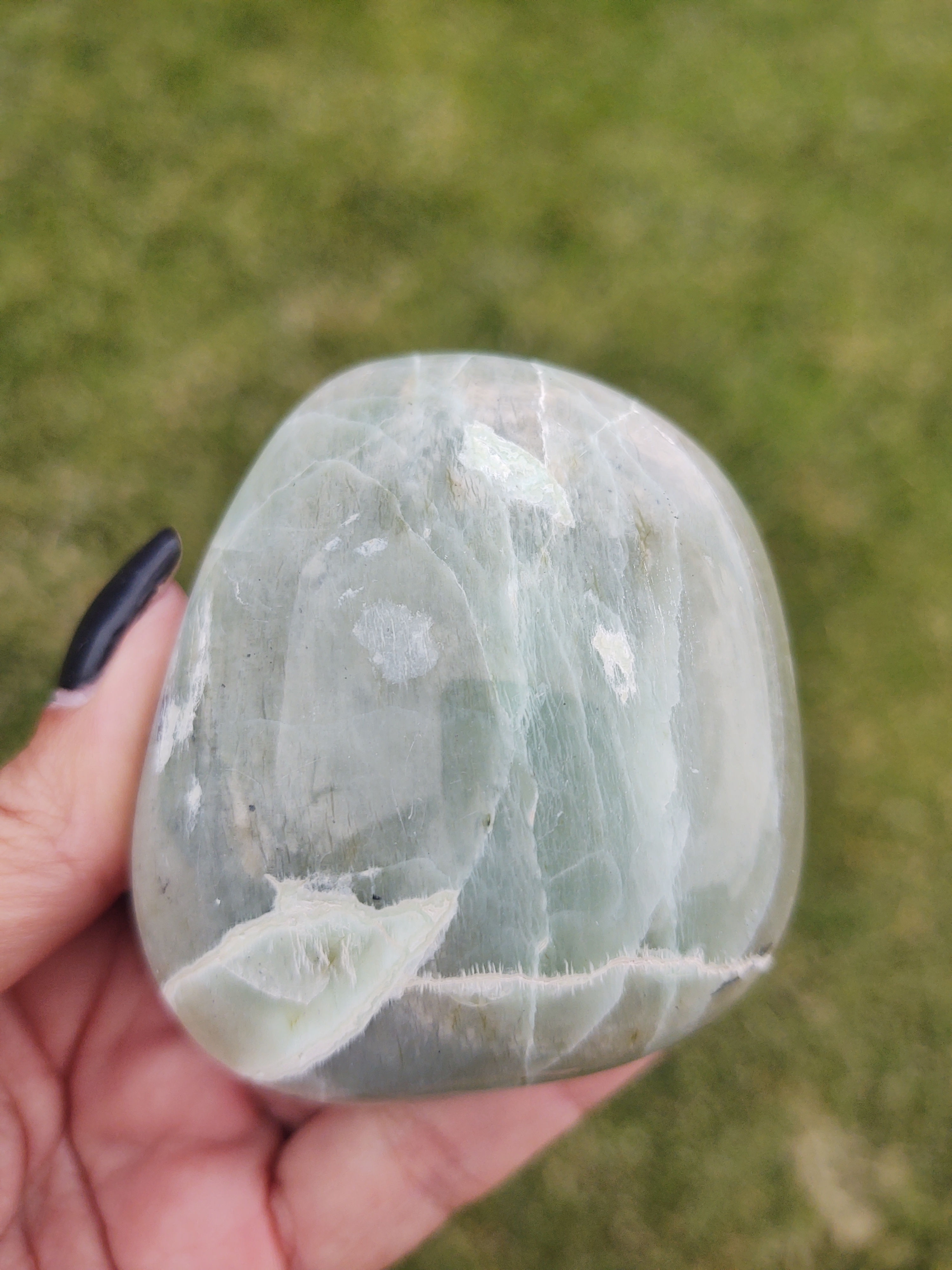 Large Garnierite Palm Stone
