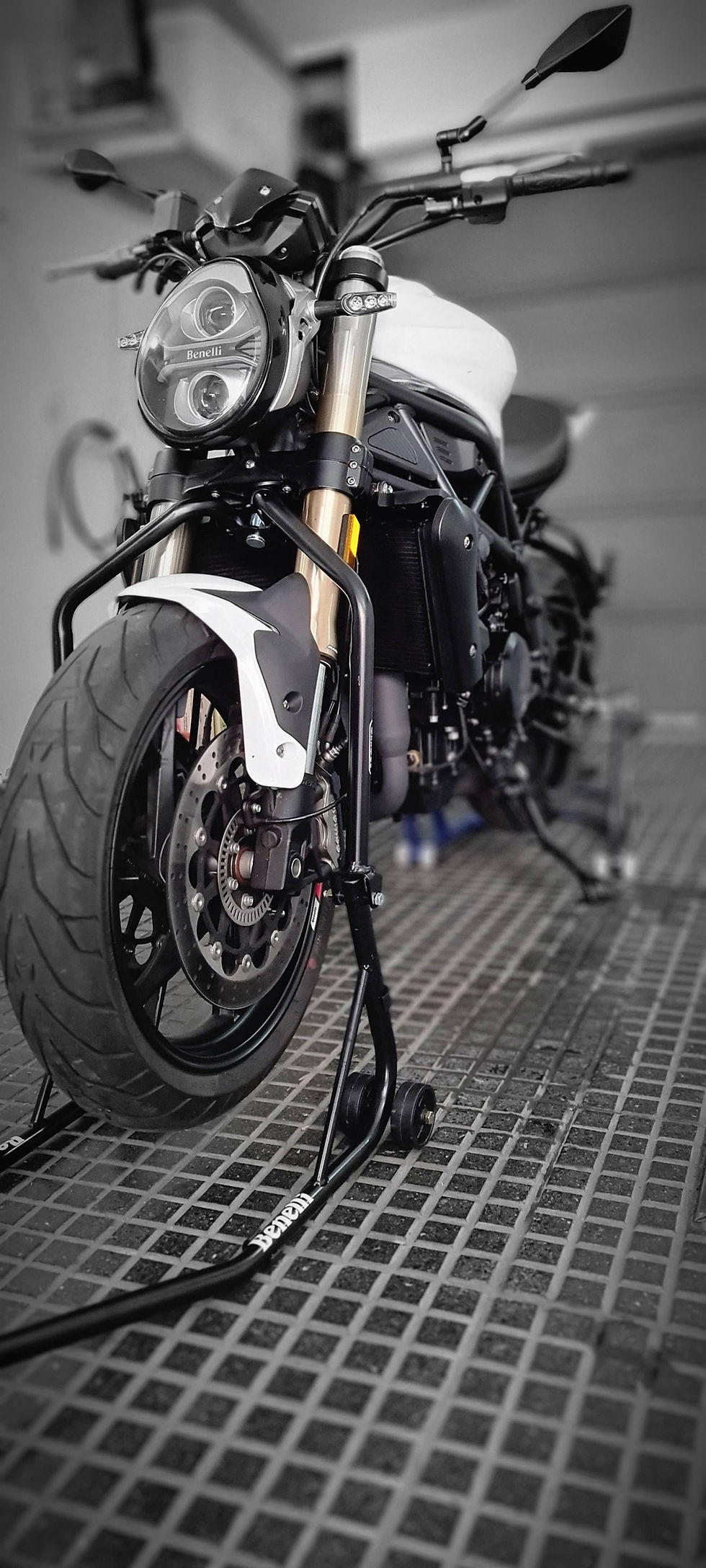 Miniatura: Caballete Moto Delantero Superior para Benelli 752s + Perno