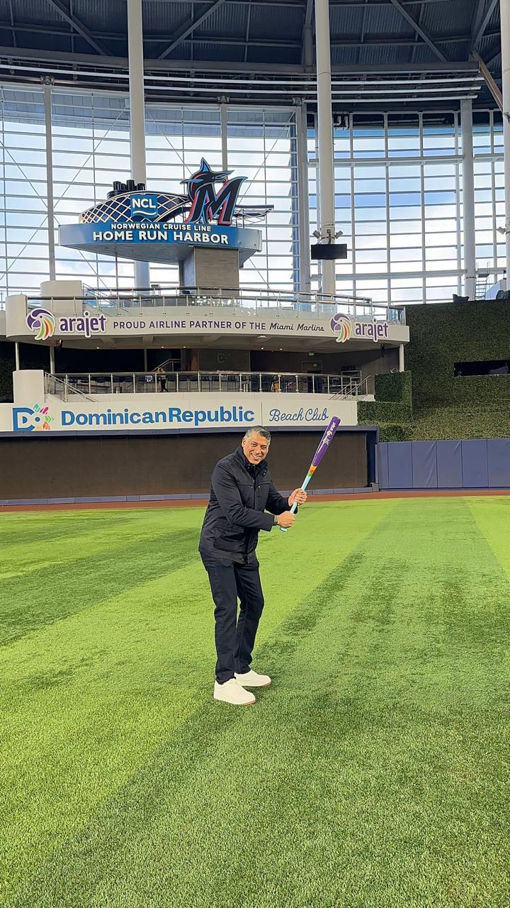 ARAJET CONSOLIDA ALIANZA CON LOS MIAMI MARLINS PARA FORTALECER LA PROYECCIÓN INTERNACIONAL DE LA REPÚBLICA DOMINICANA EN ESTADOS UNIDOS