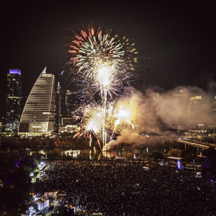 CELEBRA LAS FIESTAS COMO UN LOCAL:DESCUBRE LA GUÍA FESTIVA DEFINITIVA DE AUSTIN PARA 2025