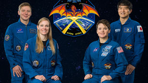 VIVA EL DESPEGUE DE LA MISIÓN SPACEX CREW-10 EN EL KENNEDY SPACE CENTER VISITOR COMPLEX