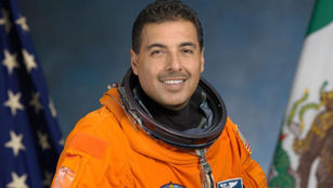 KENNEDY SPACE CENTER VISITOR COMPLEX PRESENTA EN ESPAÑOL LA HISTORIA DE SUPERACIÓN DE JOSÉ HERNÁNDEZ EN ASTRONAUT ENCOUNTER