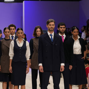 AEROMÉXICO PRESENTA NUEVA COLECCIÓN DE UNIFORMES DISEÑADOS POR YAKAMPOT.