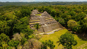 UN DESCUBRIMIENTO HISTÓRICO REVELA QUIÉN FUE EL PRIMER REY DE LA ANTIGUA CIUDAD MAYA DE CARACOL, EN BELIZE