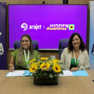 ARAJET SE CONVIERTE EN LA PRIMERA AEROLÍNEA DOMINICANA Y DEL CARIBE EN IMPLEMENTAR PROGRAMA SUNFLOWER PARA PASAJEROS CON DISCAPACIDADES NO VISIBLES