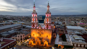 DESCUBRE LA HISTORIA Y ARQUITECTURA DE LOS TEMPLOS MÁS EMBLEMÁTICOS DE LEÓN