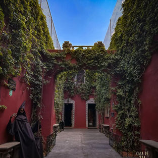 VIVE EL MISTERIO DE LA CASA DE LA TÍA AURA: UNA EXPERIENCIA ENTRE LEYENDA, HISTORIA Y ESCALOFRÍOS