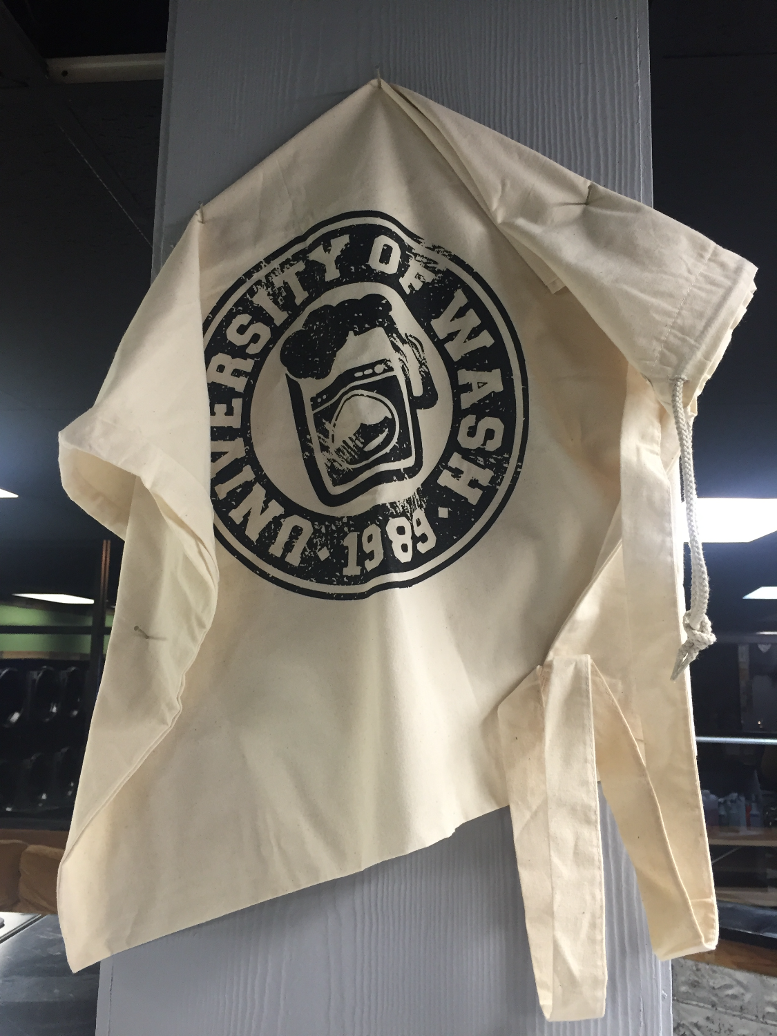 UNIVERSITY OF WASH LAUNDRY BAG